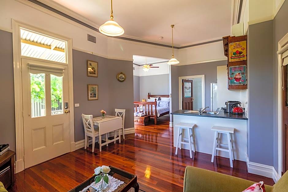 The Oaks Lilydale Accommodation