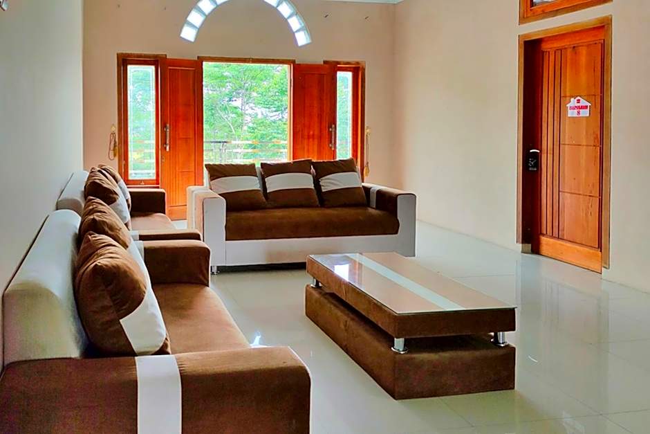 RedDoorz near Agrowisata Kebun Teh Dieng