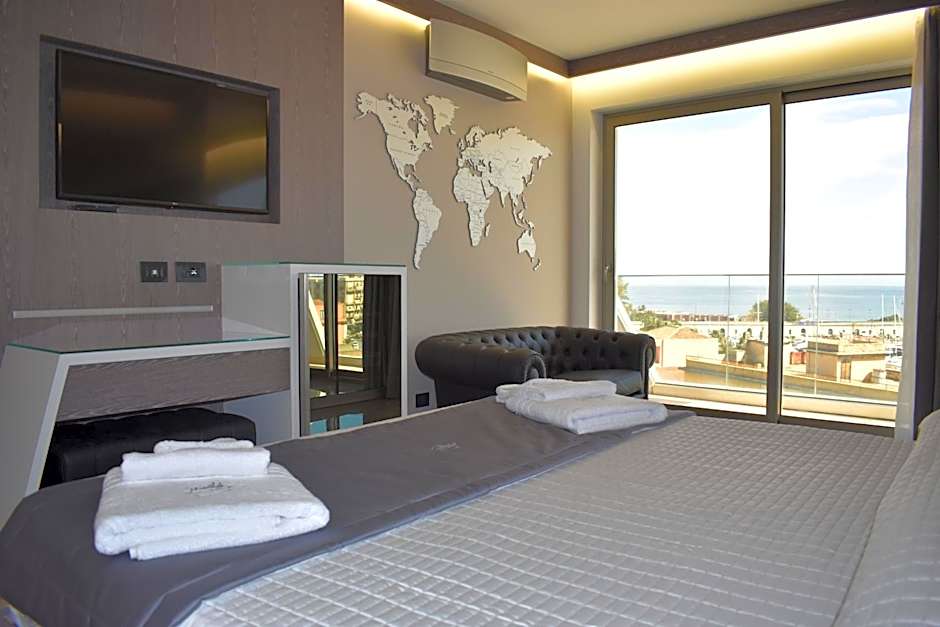 Upper - Boutique Hotel