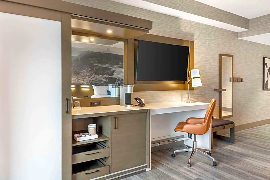 Cambria Hotel Niagara Falls