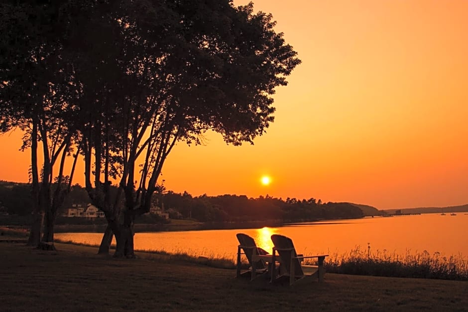 Saltair Inn Waterfront B&B