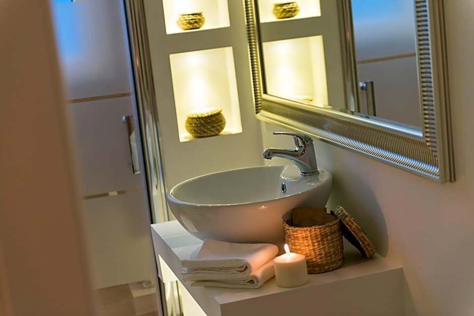 Aruna Suites