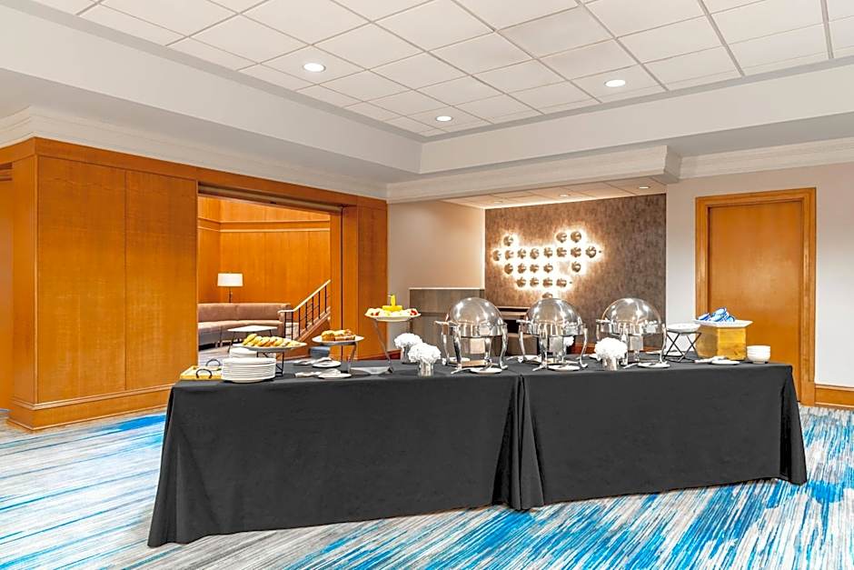 Courtyard by Marriott Chicago at Medical District/UIC