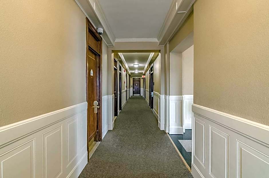 Hotel Bothwell Sedalia Central District, an Ascend Collection Hotel