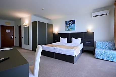 Double or Twin Room with Balcony and Park View