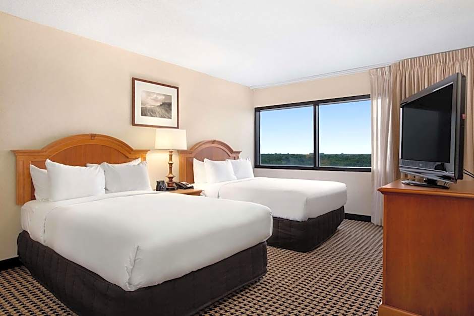 Hilton Suites Chicago Oak Brook