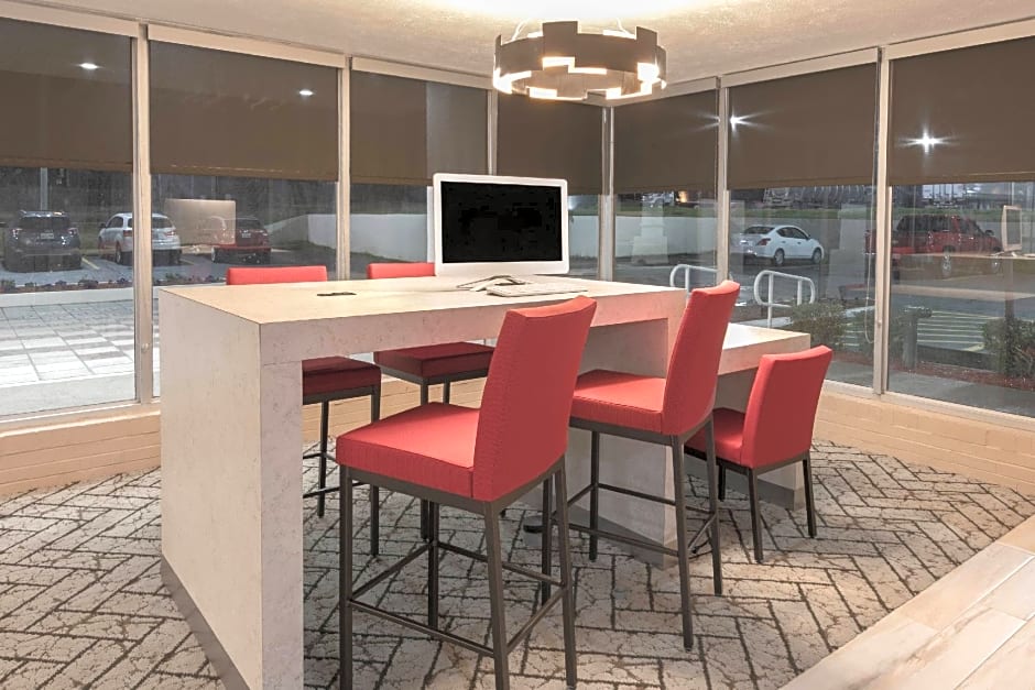 Ramada by Wyndham Texarkana