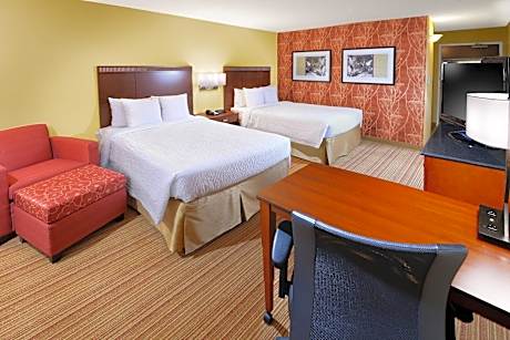 Room, 2 Double Beds (Mobility Accessible, Tub) (2 Double Beds)