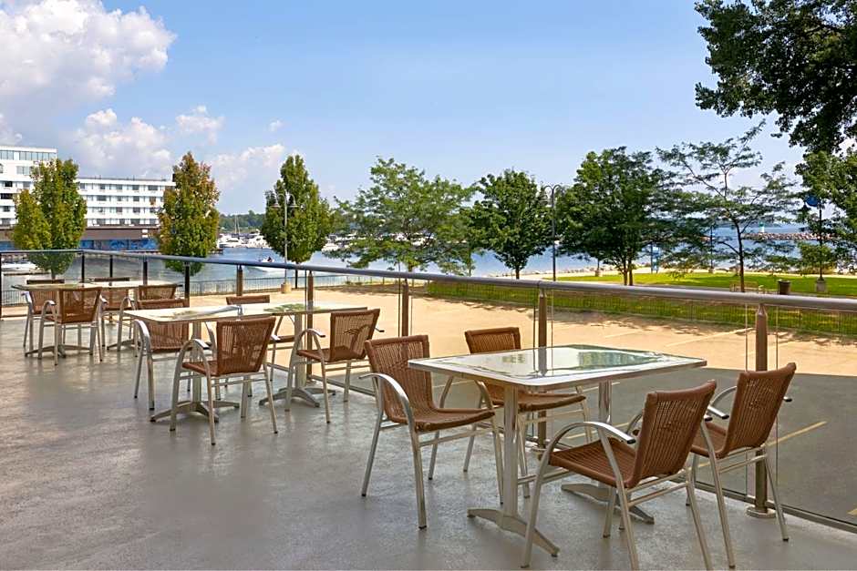 Residence Inn by Marriott Kingston Water's Edge