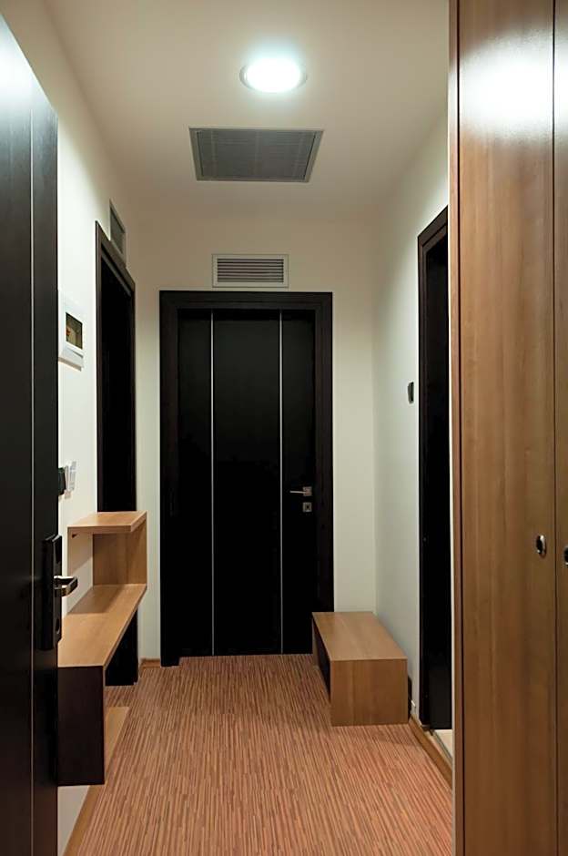 Metropolis Hotel