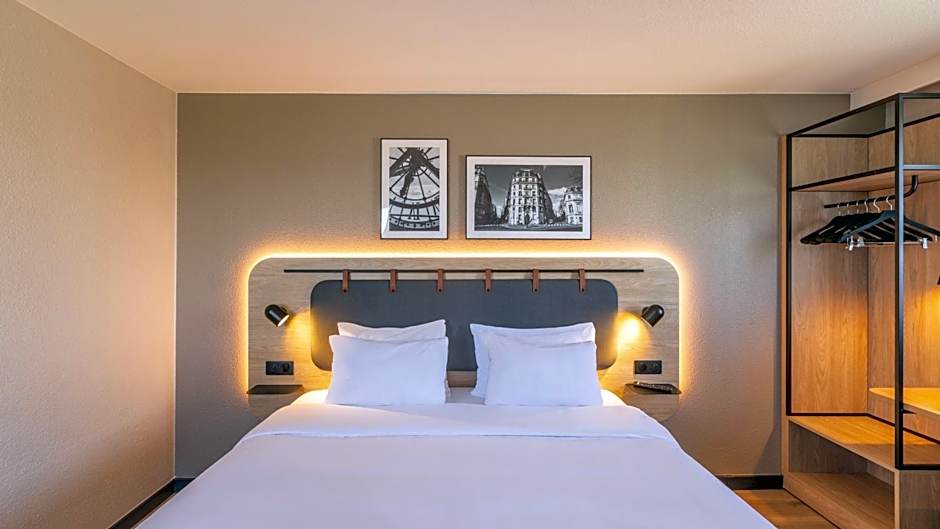 Photo 1 of 5 of Superior 1 King Bed