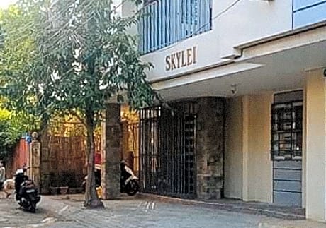 Skyleigh Apartelle by RedDoorz