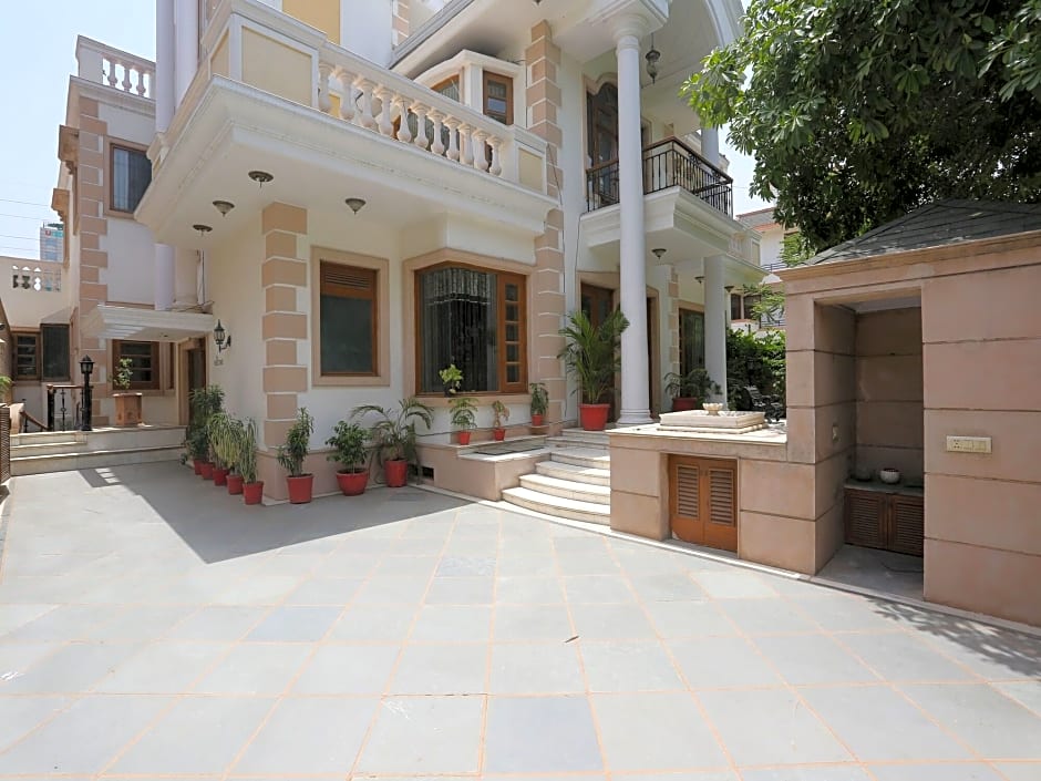 15716 The Red Orchid