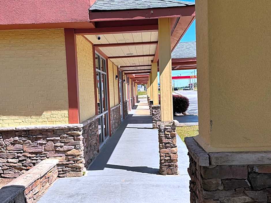 OYO Hotel Phenix City Central