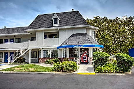 Motel 6-Fairfield, CA - North