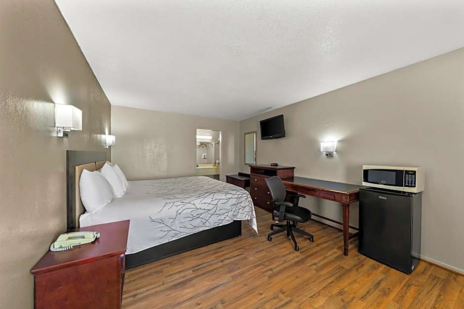 Photo 1 of 5 of Single Room