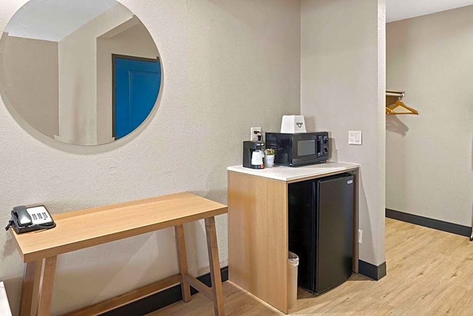 Days Inn by Wyndham San Diego-East/El Cajon