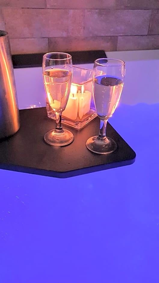 Villa Malvasio Pool and Jacuzzi Room Sassari