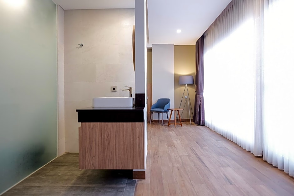 Sans Hotel Puri Indah Jakarta