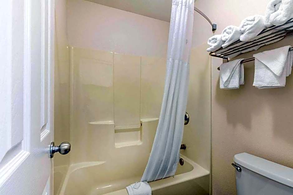 Quality Inn Arab