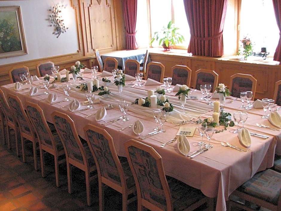 Tamina Hotel