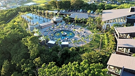 BOTANICAL POOL CLUB
