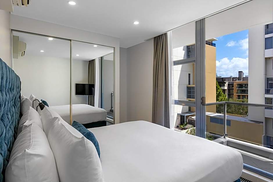 Meriton Suites Waterloo