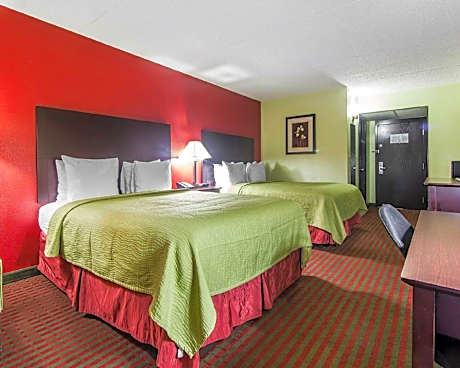 2 Queen Beds - No Smoking
