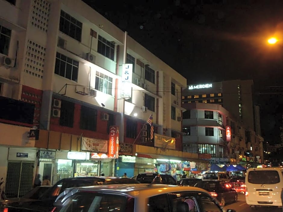 J&J Hotel