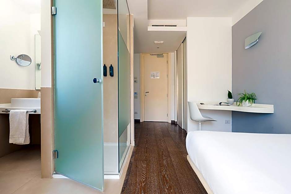 Life Hotel