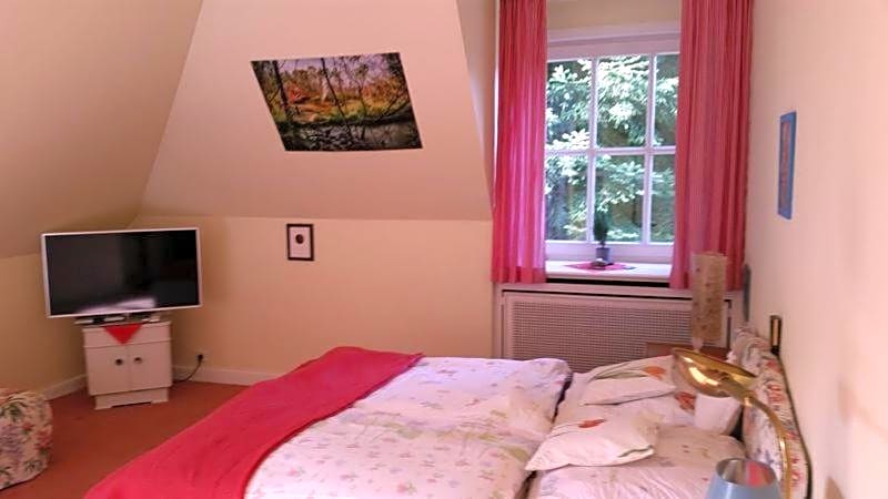 Zimmer mit Teichblick