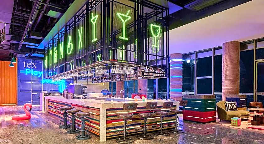 Moxy Ningbo Old Bund
