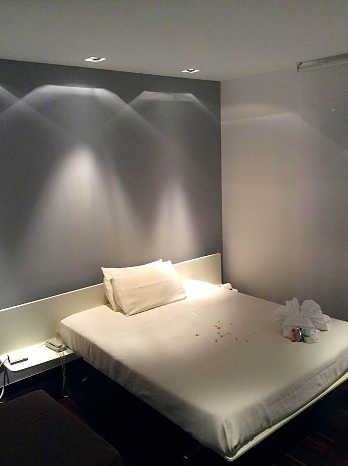 Photo 1 of 4 of Triple Room