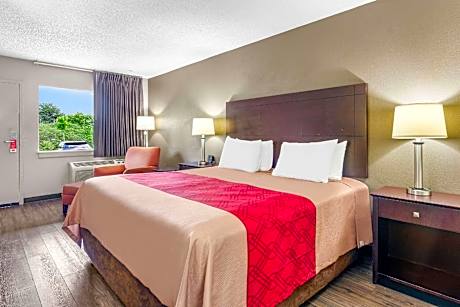 King Room - Accessible/Non-Smoking