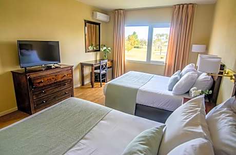 Family Room (2 Adults + 2 Children)