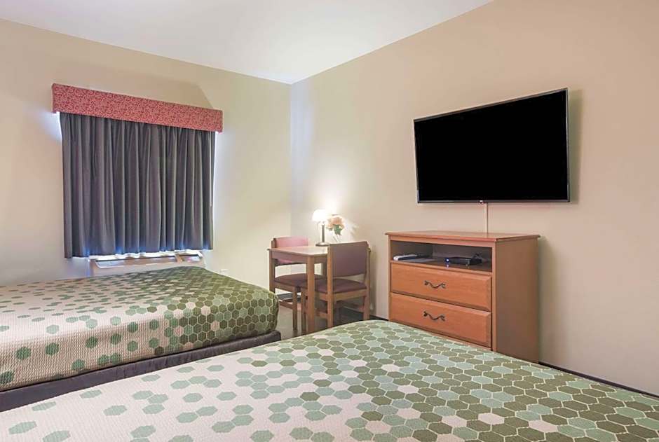 Econo Lodge Inn & Suites Rockmart