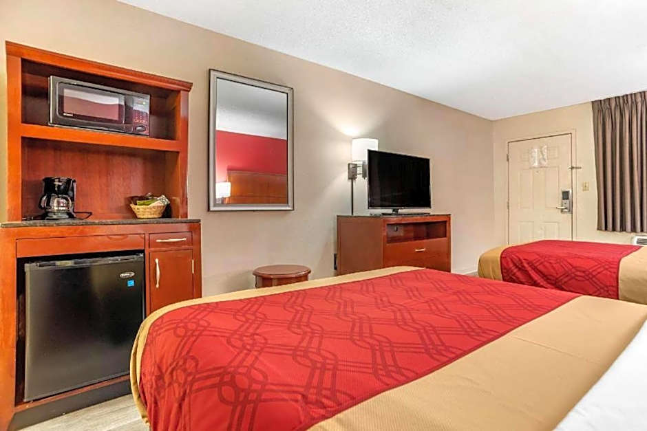 Econo Lodge Pearl