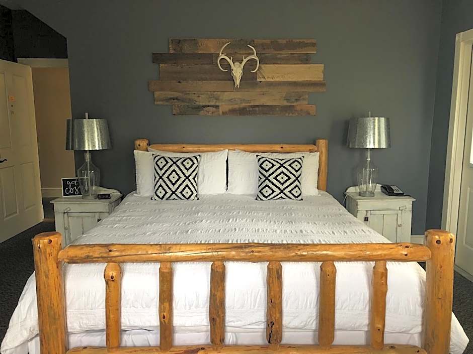 Gruene River Hotel & Retreat
