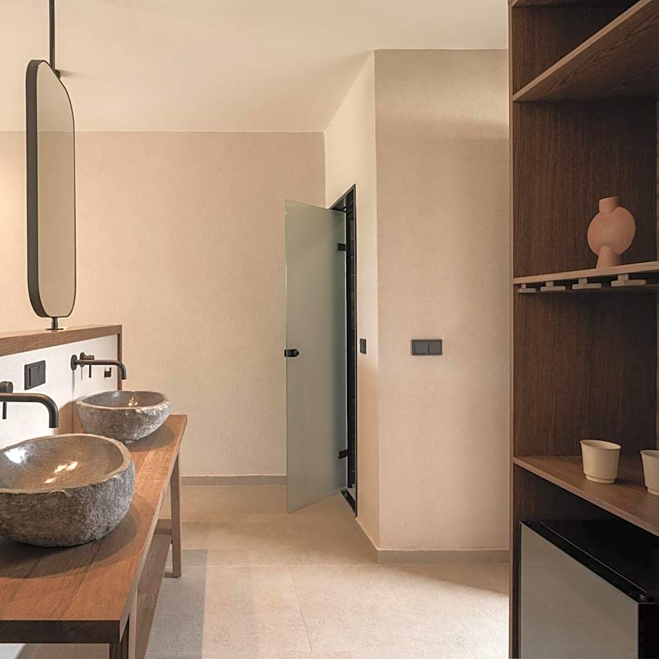 KYMANI Boutique Hotel & Suites