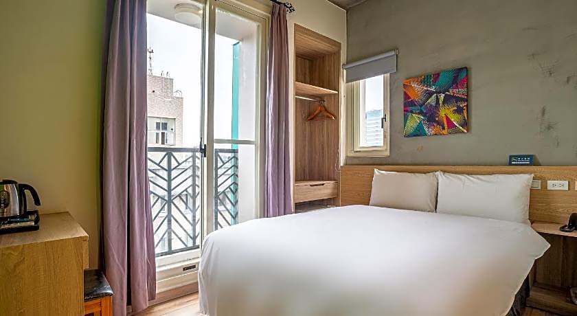 CHECK inn Express Taichung Yizhong