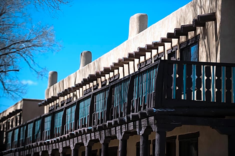 Sagebrush Inn & Suites