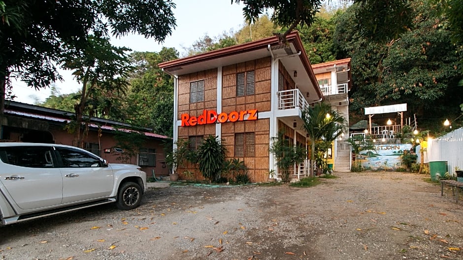 RedDoorz @ Camp Saint John Hotel La Union