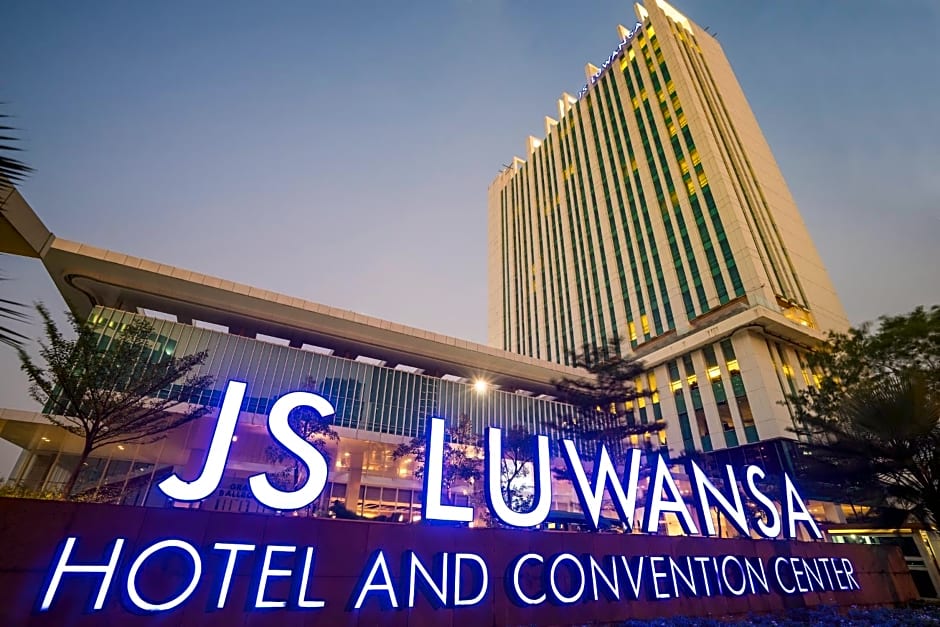Js Luwansa Hotel & Convention Center