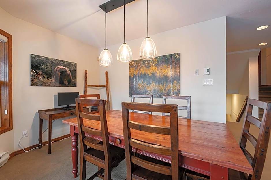 Blackcomb Greens by Outpost Whistler