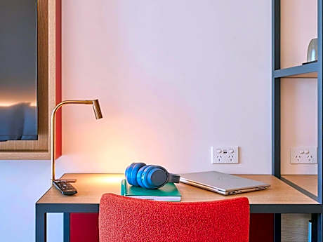 Deluxe Room with 1 king size bed