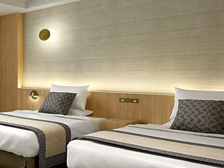 Deluxe Family with Private Bath