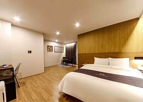 Gwangju Chungjangro Divine Hotel