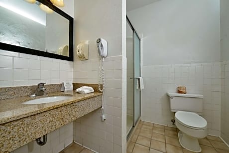 King Room with Bathtub - Disability Access/Non-Smoking