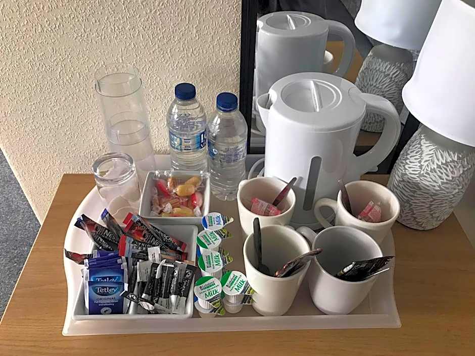 The New Alexandra Hotel