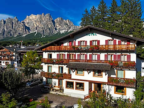 Hotel Bellaria - Cortina d'Ampezzo